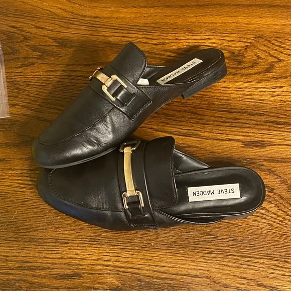 Steve Madden Black Slip-On Shoes with Gold Detail - Picture 3 of 8